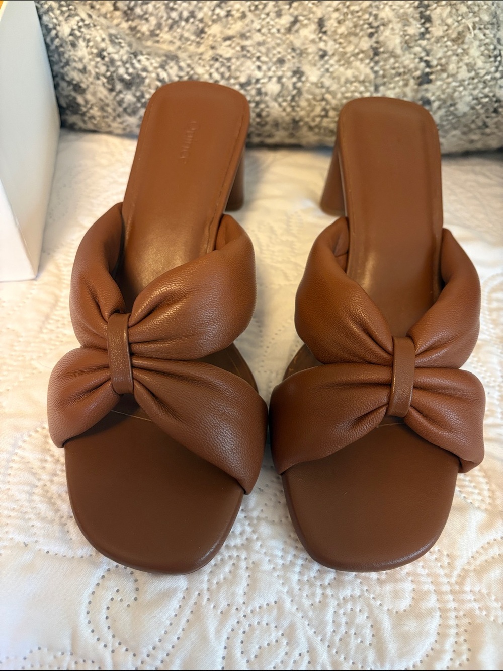 NWT! Quince Italian Leather Twist Mid Heel Mule
